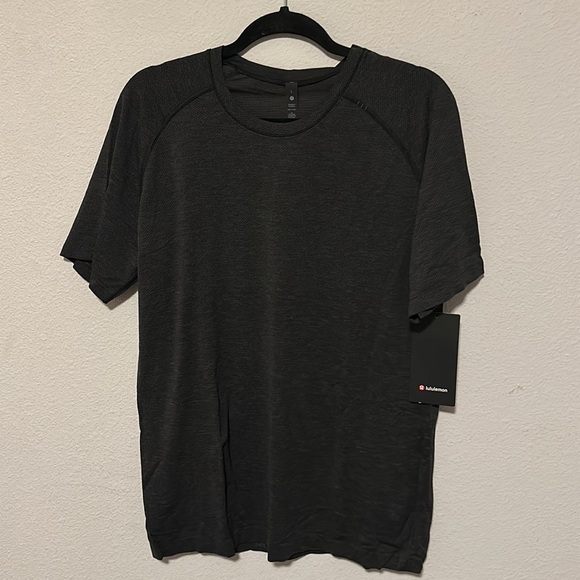 Lululemon Metal Vent Tech t-shirt - Picture 4 of 7